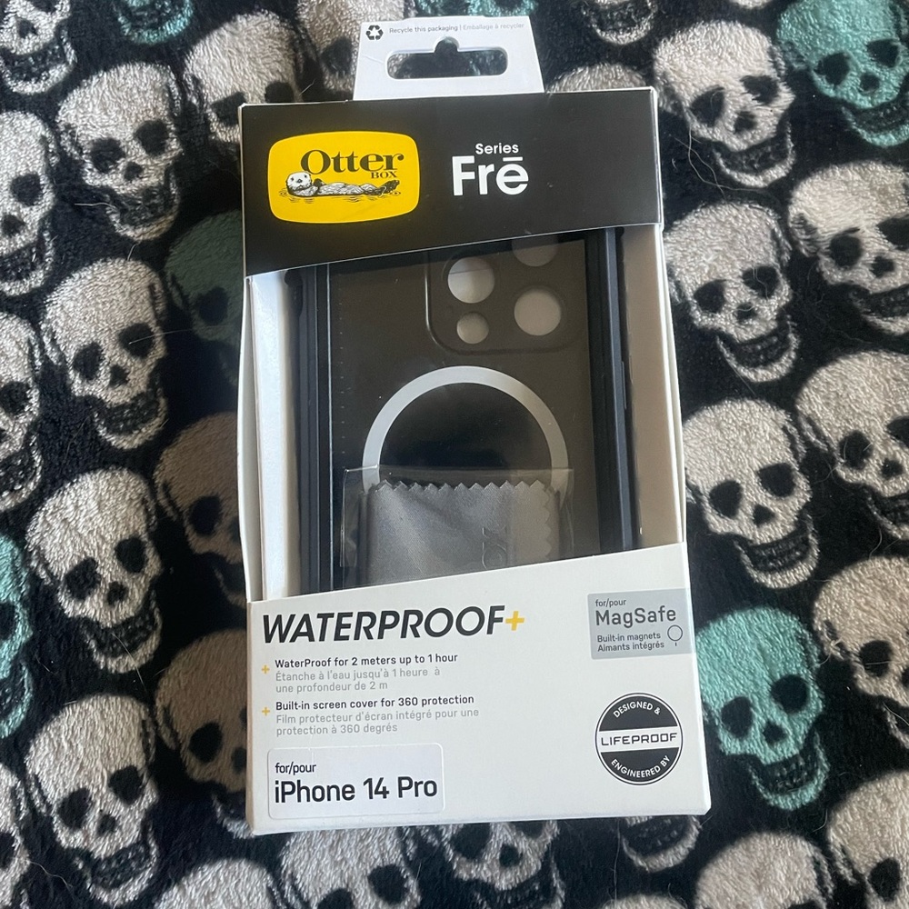 Otter box waterproof lifeproof fre MagSafe iPhone 14pro case